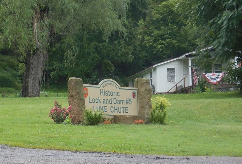 Historic Lock and Dam, Luke Chute signn of Historic Lock and Dam, Luke Chute